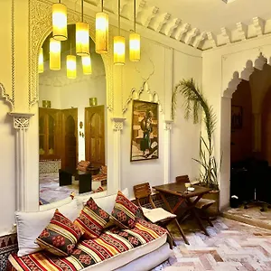 Riad Radia ***